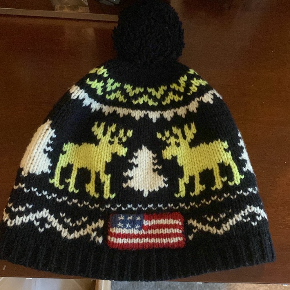 Polo Ralph Lauren beanie w Pom on top. Very rare hard to find.